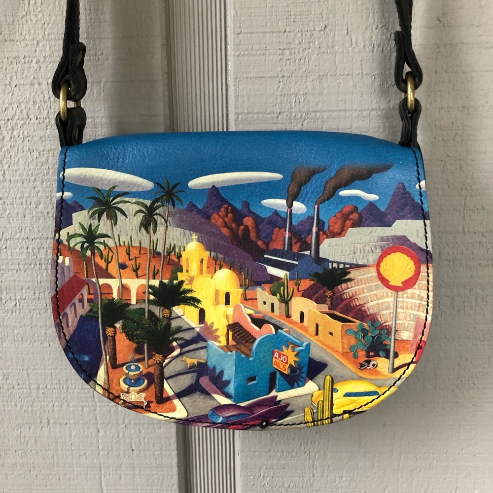 ICON Los Angelos Leather Walking Works Of Art Crossbody Bag Like New!